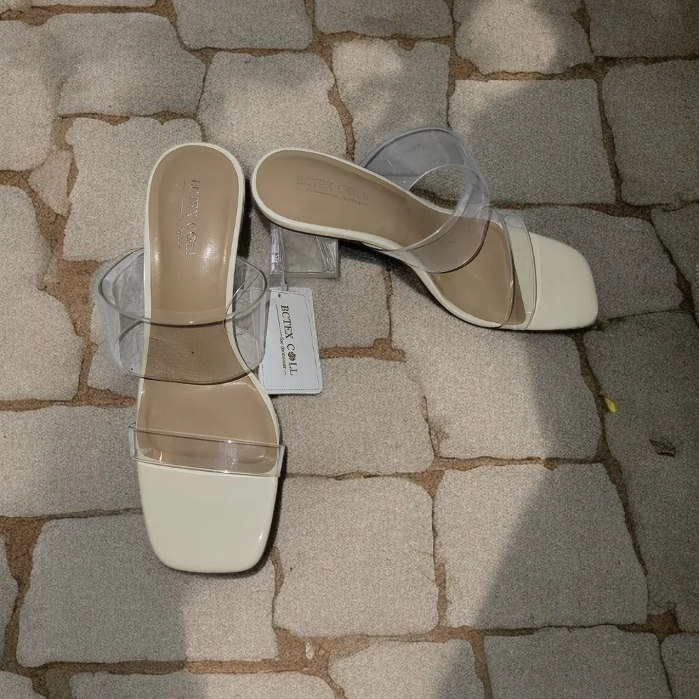 BC Tex Coll Beige With Clear Accents Women's Shoes Size 7.5